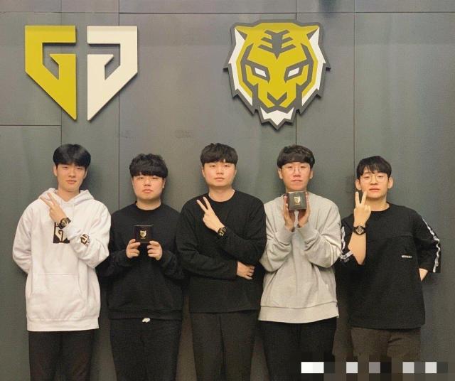 达布罗反越 达布罗反越