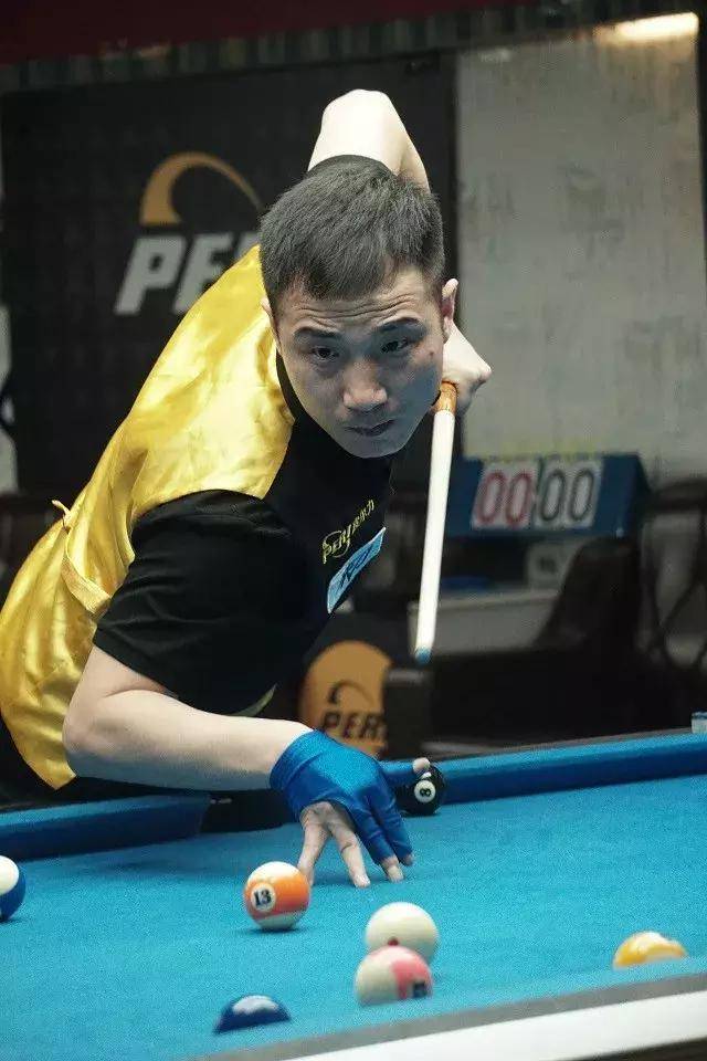 队在市场上 队在市场上